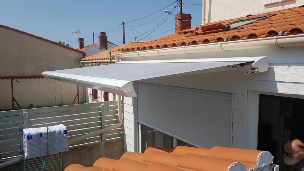 SECURE ELEC ATLANTIQUE Stores Les Sables D Olonne Store Banne Particulier Angles SRE Atlantique